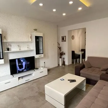 Zone Apartment *